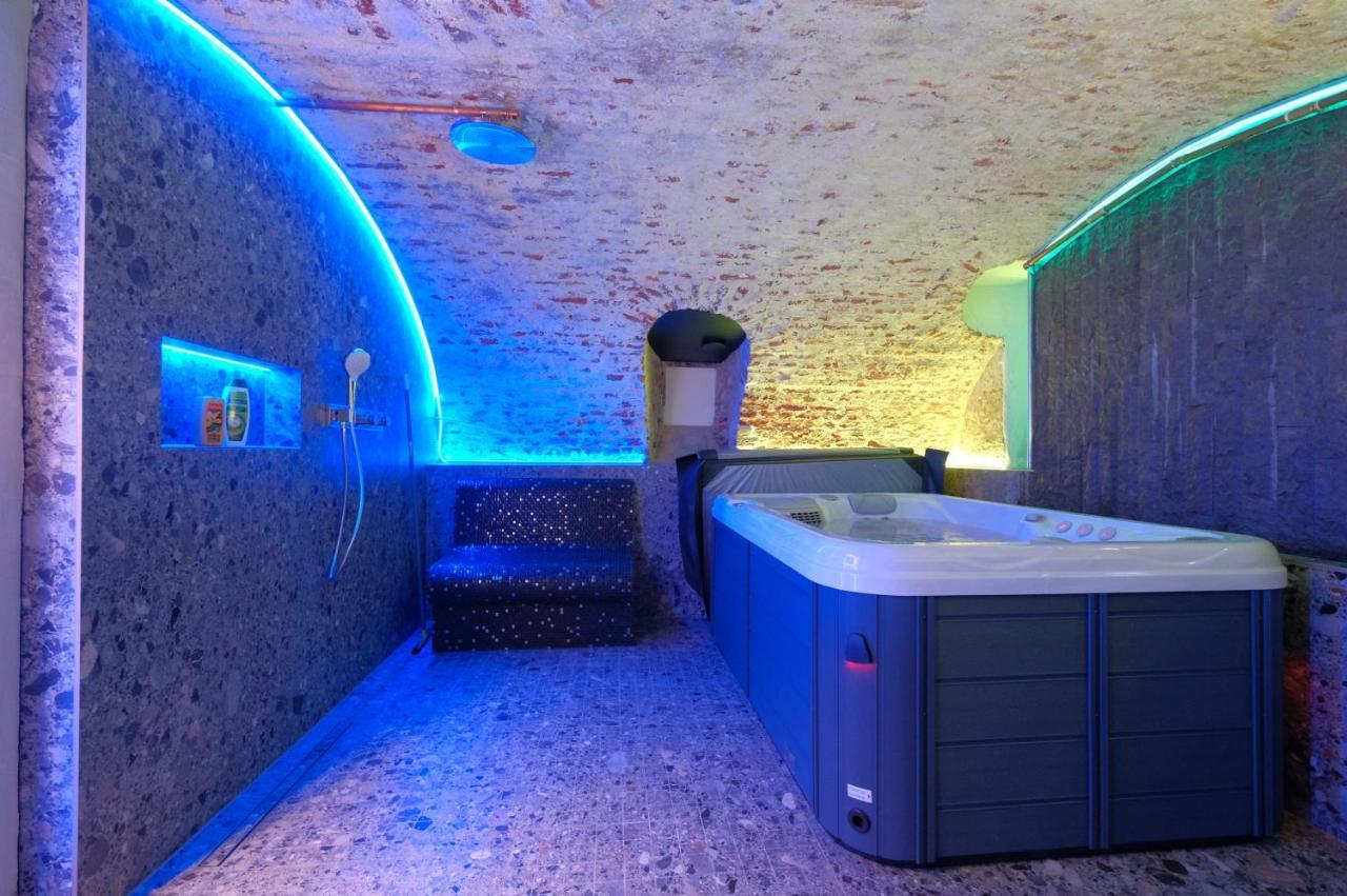Bed and Breakfast Secret Jacuzzi Mons - Parking Prive Gratuit Exteriér fotografie